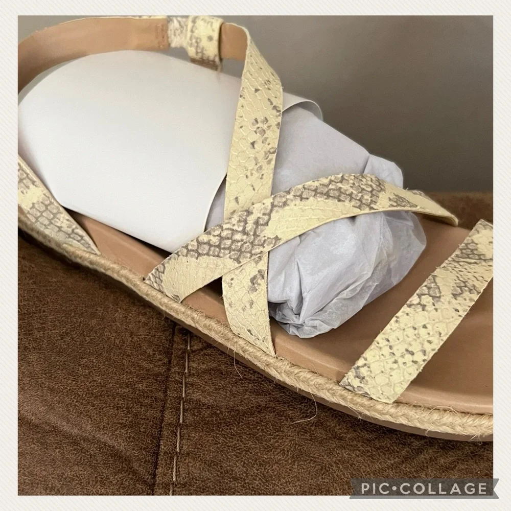 NEW Lucky Brand Cream Gray Reptile Print Straw Sole Bohemian Strappy Sandals - Picture 3 of 6